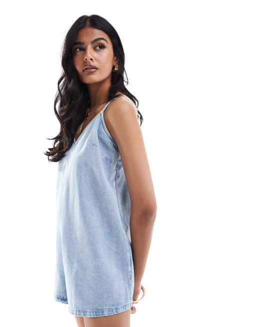 ASOS DESIGN – Krótki jasnoniebieski kombinezon z miękkiego denimu z szerokimi nogawkami