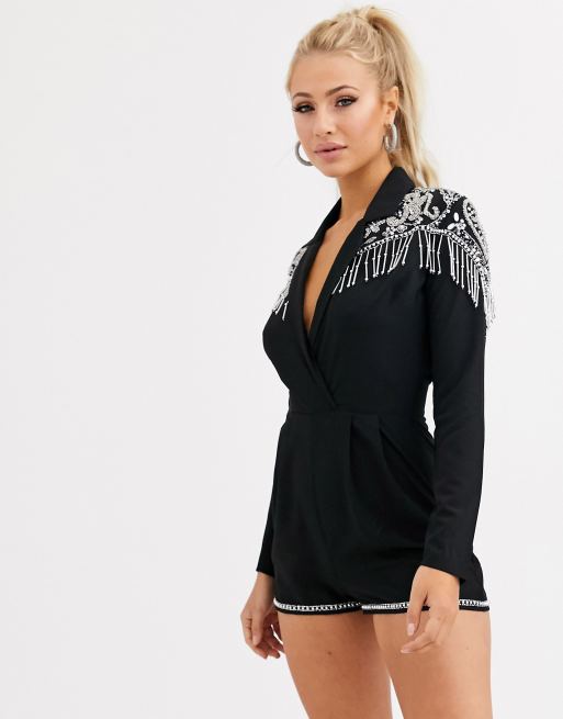 ASOS DESIGN – Krótki kombinezon smokingowy z ozdobnymi frędzlami