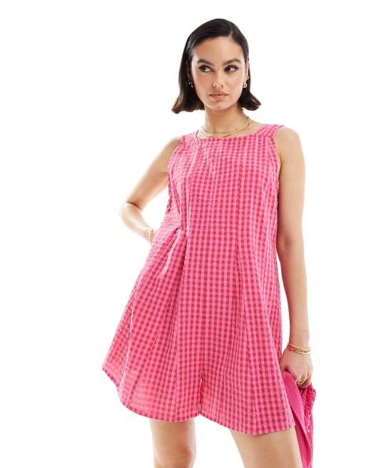ASOS DESIGN – Krótki kombinezon z godetami i zaszewkami w różową kratkę vichy