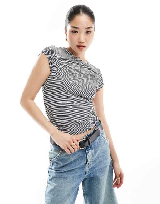 ASOS DESIGN – Krótki obcisły T-shirt w biało-granatowe paski