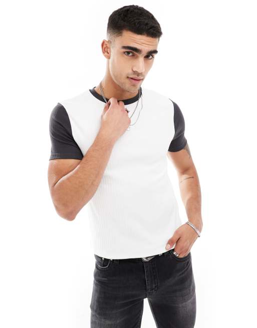 ASOS DESIGN – Krótki prążkowany biały T-shirt o kroju podkreślającym sylwetkę z szarymi rękawami