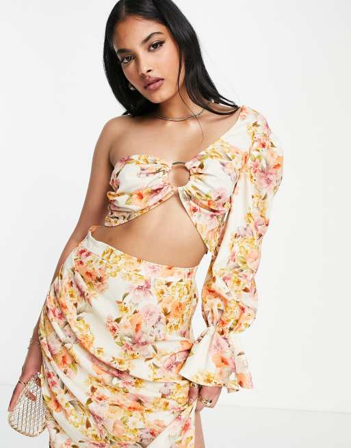 ASOS DESIGN – Krótki top na jedno ramię z ozdobnym pierścieniem w delikatny kwiatowy wzór, część zestawu