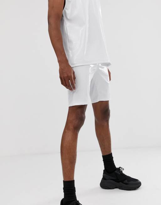 ASOS DESIGN – Krótkie męskie legginsy z białej tkaniny winylowej, część zestawu