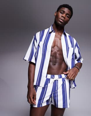 ASOS DESIGN – Krótkie szorty kąpielowe w niebieskie paski, część zestawu - view 1