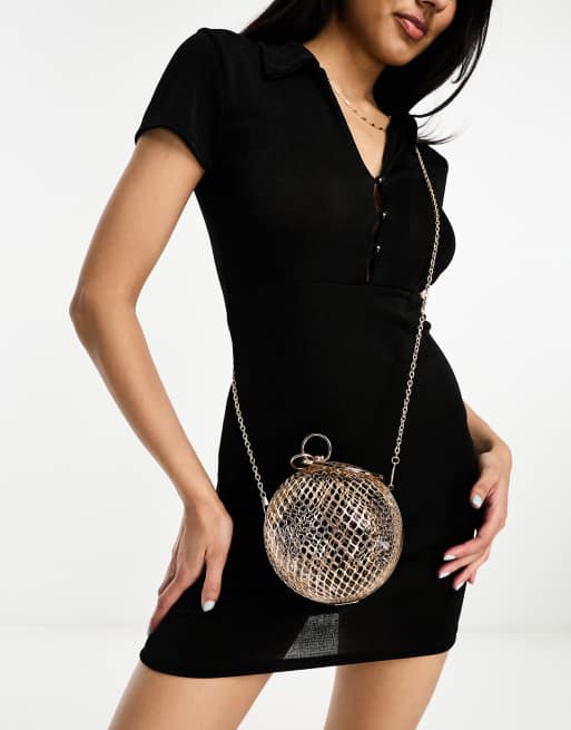 ASOS DESIGN – Kugelförmige Clutch im Käfig-Design in Goldoptik