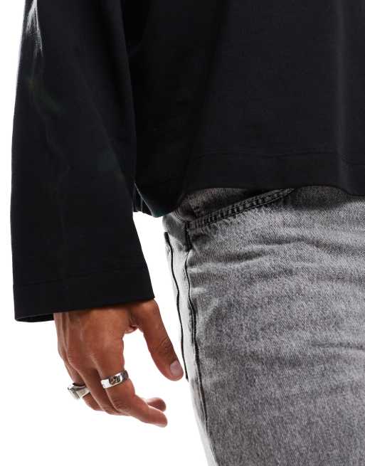 ASOS DESIGN – Kurz geschnittenes, langärmliges Shirt in Schwarz mit extremer Oversize-Passform , 3 von 4