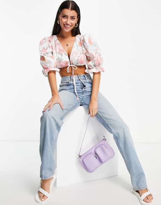 ASOS DESIGN – Kurz geschnittenes Oberteil aus Baumwolle mit Puffärmeln und Blumenmuster, 4 von 4