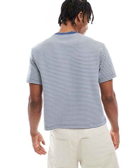 ASOS DESIGN – Kurz geschnittenes T-Shirt in Blau und Weiß gestreift, 3 von 4
