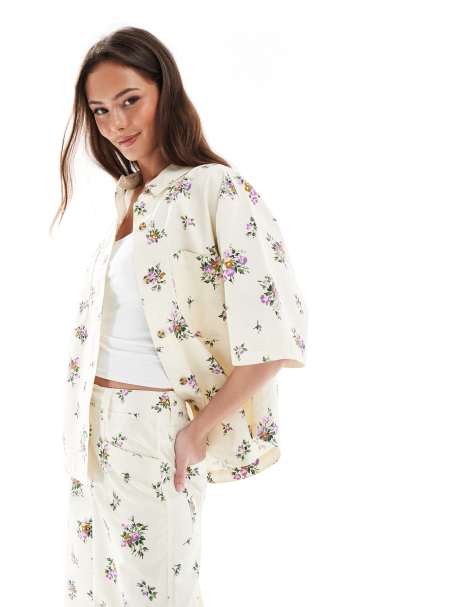 ASOS DESIGN – Kurzärmelige Hemdbluse mit Blümchenprint, Kombiteil - view 1
