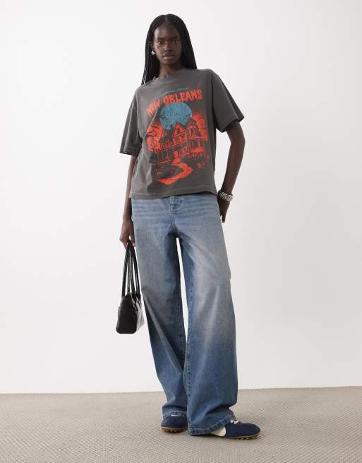 ASOS DESIGN kurzärmeliges Oversize-Oberteil mit New-Orleans-Halloween-Grafik in verwaschenem Anthrazit, 2 von 4