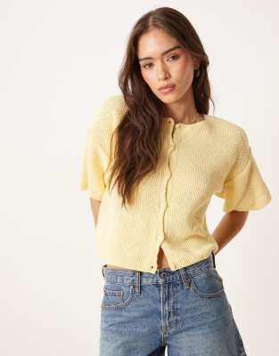 ASOS DESIGN - Kurzärmlige Strickjacke in Buttermilchgelb