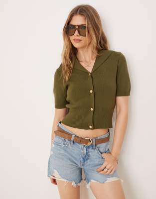ASOS DESIGN - Kurzärmlige Strickjacke in Khaki mit Matrosenkragen-Braun