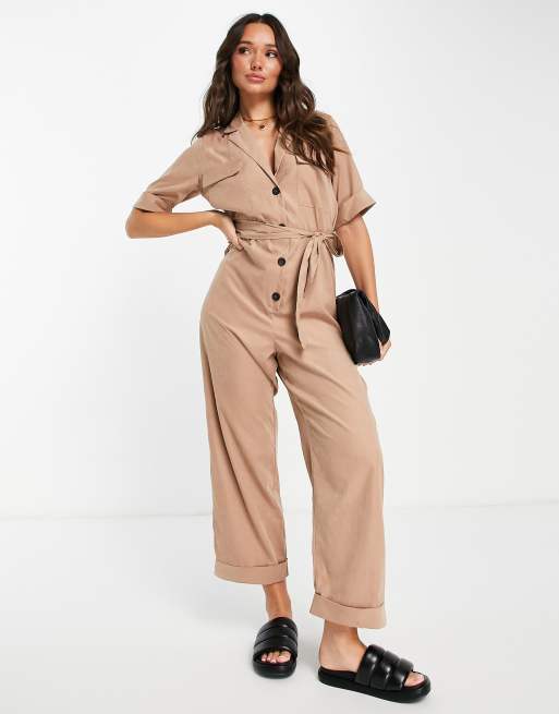 ramp Verhoogd metalen ASOS DESIGN – Kurzärmliger Cupro-Jumpsuit in Stein mit Taschen und  Bindegürtel | ASOS