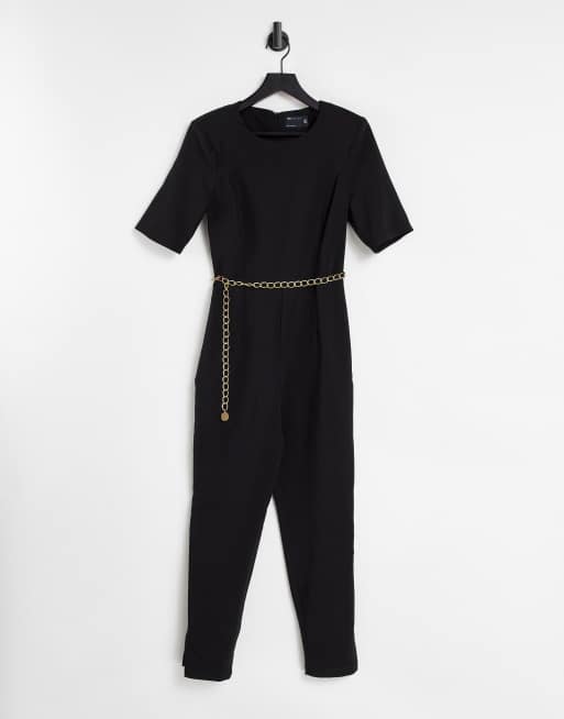 ASOS DESIGN – Kurzärmliger Jumpsuit mit goldfarbener Kette in Schwarz