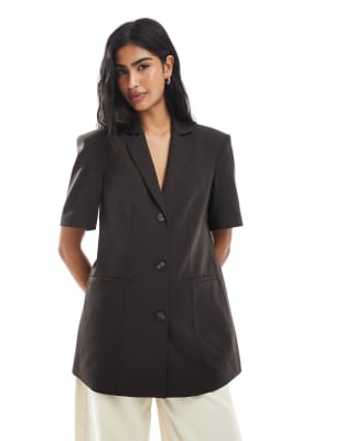 ASOS DESIGN - Kurzärmliger, kastiger Oversize-Blazer in Schokobraun