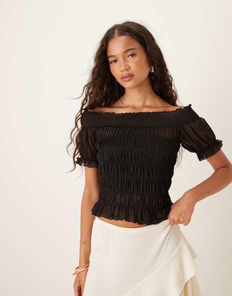 ASOS DESIGN – Kurzärmliges, gesmoktes Oberteil in Schwarz mit Carmen-Ausschnitt - view 1