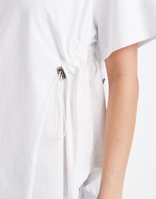 ASOS DESIGN – Kurzärmliges Hybrid-Oberteil aus Popeline in Weiß mit gerafftem Knebelverschluss, 2 von 4