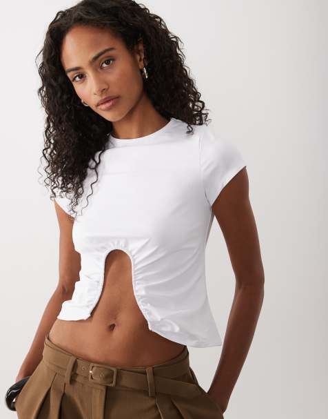 ASOS DESIGN – Kurzärmliges, kurzes Oberteil in Weiß mit Drahtdetail am Saum - view 1