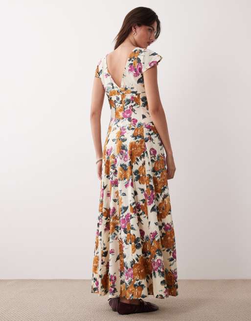 ASOS DESIGN – Kurzärmliges Maxikleid mit U-Ausschnitt, Godet-Details und buntem Blumenprint, 4 von 4