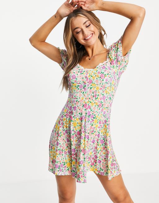 ASOS DESIGN – Kurzärmliges Mini-Freizeitkleid mit hellem Blumenmuster und Spitzenborte , 4 von 4