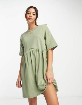 ASOS DESIGN - Kurzärmliges Mini-Hängerkleid in Khaki mit Ziernaht-Grün