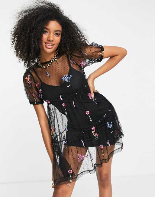 ASOS DESIGN – Kurzärmliges Minikleid aus genopptem Netzstoff mit Blumenstickerei, 3 von 4