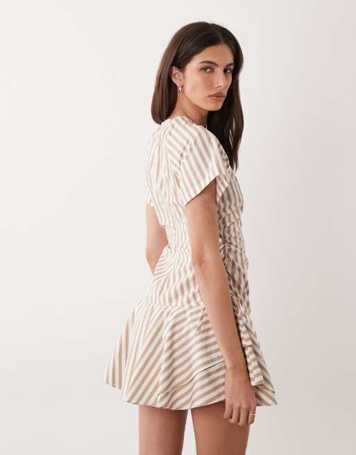 ASOS DESIGN – Kurzärmliges Minikleid aus Popeline in Hellbraun mit Streifen und gerafftem Bindedetail an der Taille, 4 von 4