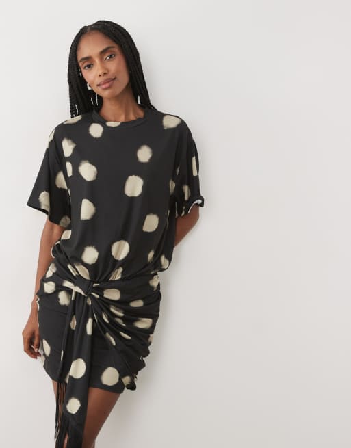 ASOS DESIGN kurzärmliges Minikleid mit Knotendetail, Fransen und Punktmuster, 2 von 4