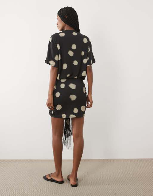 ASOS DESIGN kurzärmliges Minikleid mit Knotendetail, Fransen und Punktmuster, 4 von 4