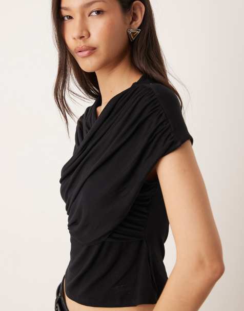 ASOS DESIGN – Kurzärmliges Oberteil in Schwarz mit drapierter gewickelter Vorderseite - view 1