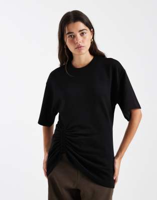 ASOS DESIGN - Kurzärmliges Oberteil in Schwarz mit Raffung