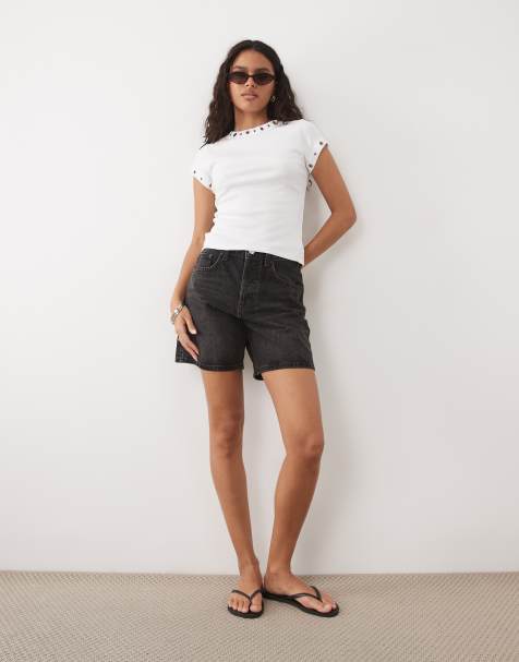 ASOS DESIGN – Kurzärmliges Oberteil in Weiß mit Nietendetails - view 1