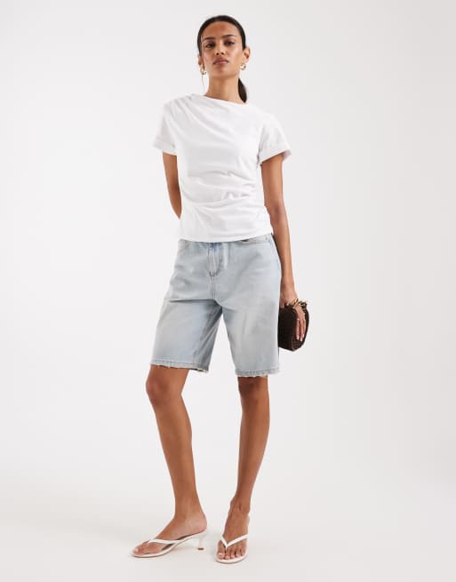 ASOS DESIGN – Kurzärmliges Oberteil in Weiß mit Raffung, 2 von 4