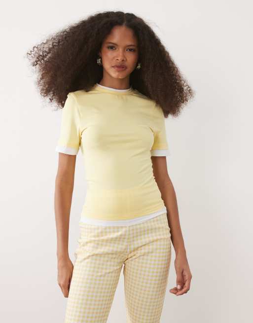 ASOS DESIGN kurzärmliges Oberteil mit doppelter Lage in Buttermilchweiß und Weiß, 3 von 4