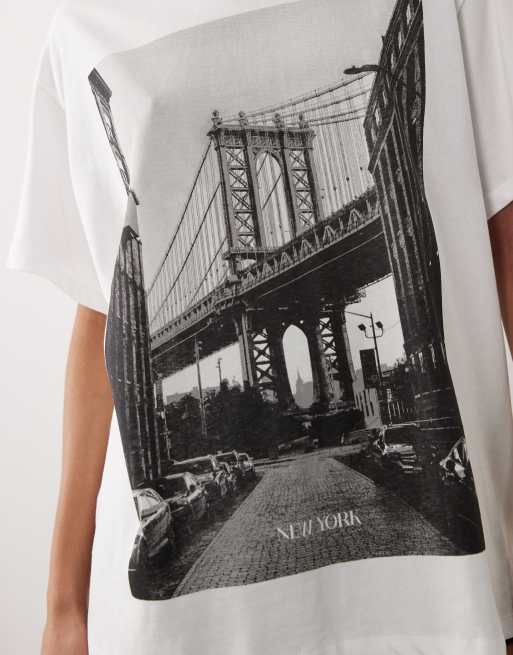 ASOS DESIGN – Kurzärmliges Oversize-Oberteil in Weiß mit „New York“-Print, 3 von 4