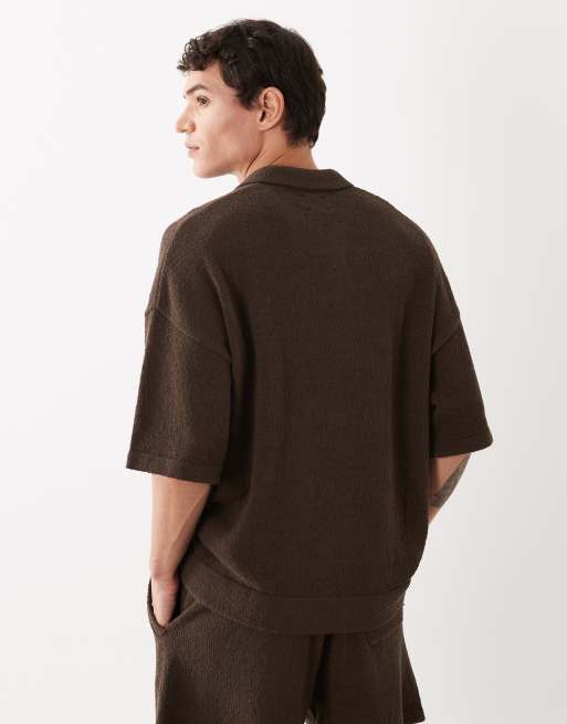 ASOS DESIGN – Kurzärmliges Oversize-Polohemd aus Bouclé-Strick in Braun mit eingekerbtem Ausschnitt, Kombiteil, 2 von 5