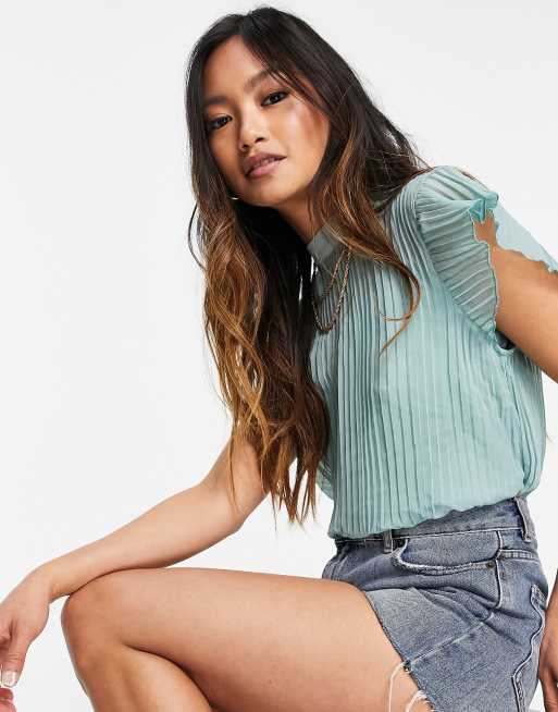 ASOS DESIGN – Kurzärmliges, plissiertes Oberteil in Staubblau