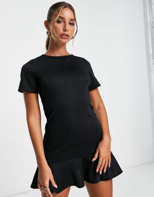 ASOS DESIGN - Kurzärmliges Ponte-Minikleid in Schwarz mit Schößchensaum