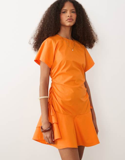 ASOS DESIGN – Kurzärmliges Popeline-Minikleid in Mandarinenorange mit gerafftem Bindedetail an der Taille, 2 von 4