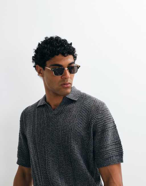 ASOS DESIGN – Kurzärmliges Relaxed-Fit-Polohemd aus Häkelstrick in Anthrazit mit eingekerbtem Ausschnitt , 4 von 5