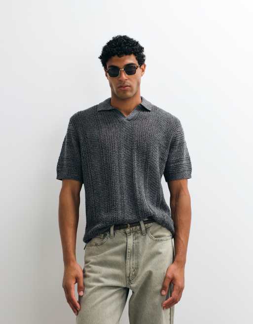 ASOS DESIGN – Kurzärmliges Relaxed-Fit-Polohemd aus Häkelstrick in Anthrazit mit eingekerbtem Ausschnitt , 5 von 5