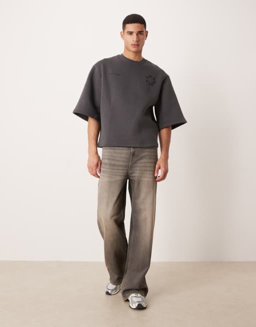 ASOS DESIGN – Kurzärmliges Relaxed-Fit-Sweatshirt in verwaschenem Schwarz mit Print, 2 von 5