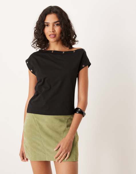 ASOS DESIGN – Kurzärmliges, schulterfreies T-Shirt in Schwarz mit Ring-Nieten-Details - view 1
