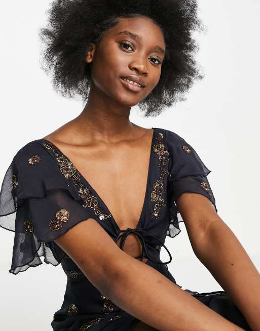 ASOS DESIGN – Kurzärmliges, verziertes Midikleid in Marineblau mit Rüschendetail, 2 von 4