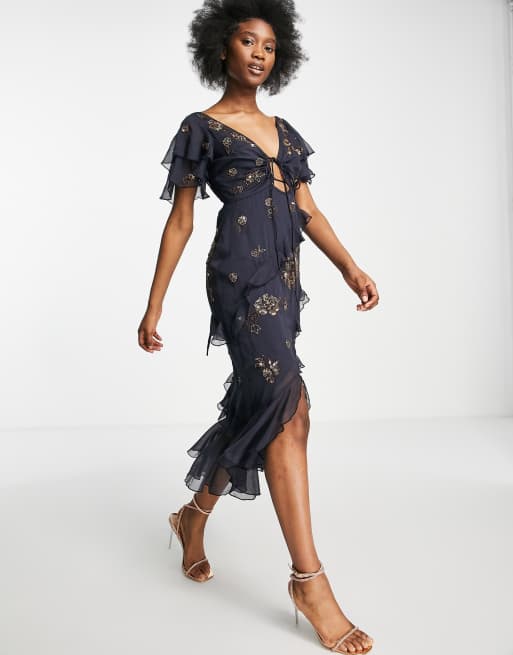 ASOS DESIGN – Kurzärmliges, verziertes Midikleid in Marineblau mit Rüschendetail, 4 von 4