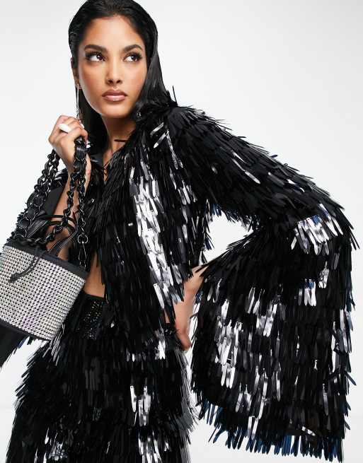ASOS DESIGN – Kurze Anzugjacke in Schwarz mit Paillettenfransen