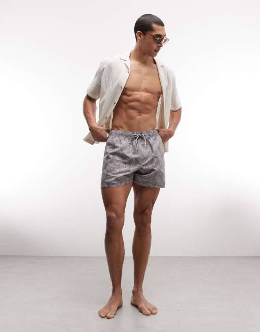 ASOS DESIGN – Kurze Badeshorts in Grau mit Paisleymuster, 2 von 5