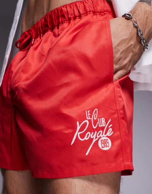 ASOS DESIGN – Kurze Badeshorts in Rot mit weißer Strickerei, Kombiteil, 3 von 4