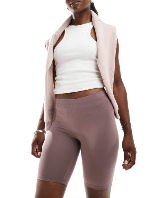 ASOS DESIGN - Kurze Basic-Leggings in Taupe-Braun