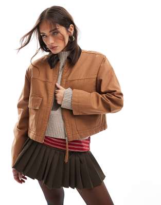 ASOS DESIGN - Kurze Canvas-Jacke in Kaffeebraun mit Taschen-Brown